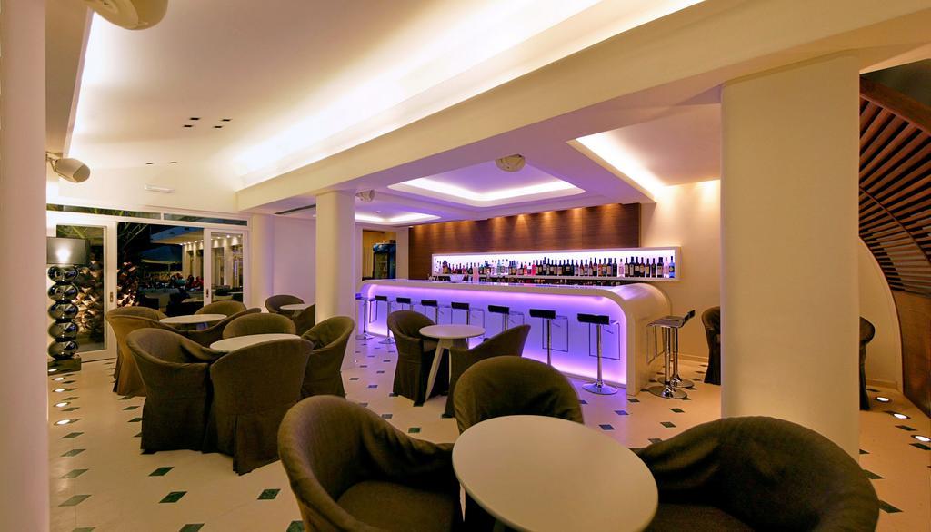 Sandy Bay Hotel Plomari Esterno foto