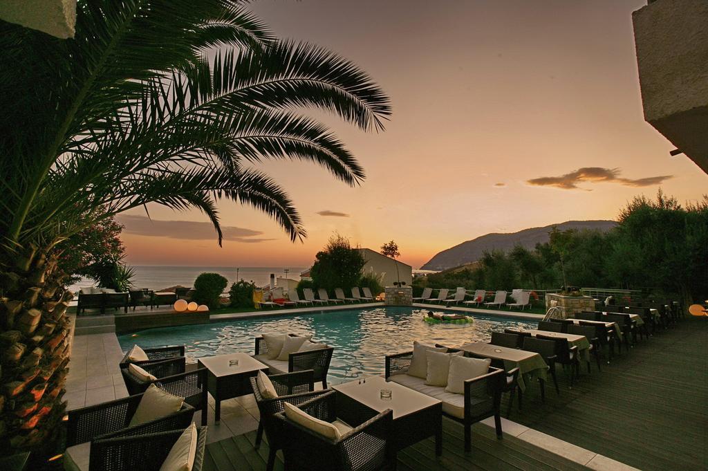 Sandy Bay Hotel Plomari Esterno foto